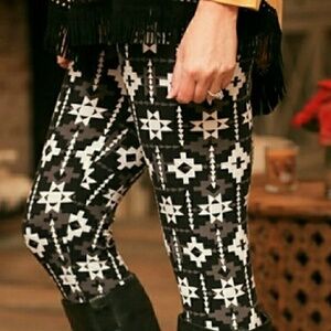 🆕 Infinity Raine - Santa Fe Print Leggings